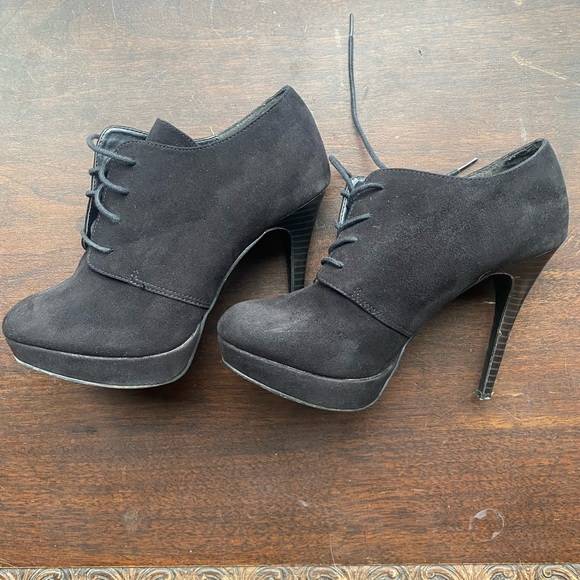 Spring tie up booties - Picture 2 of 4